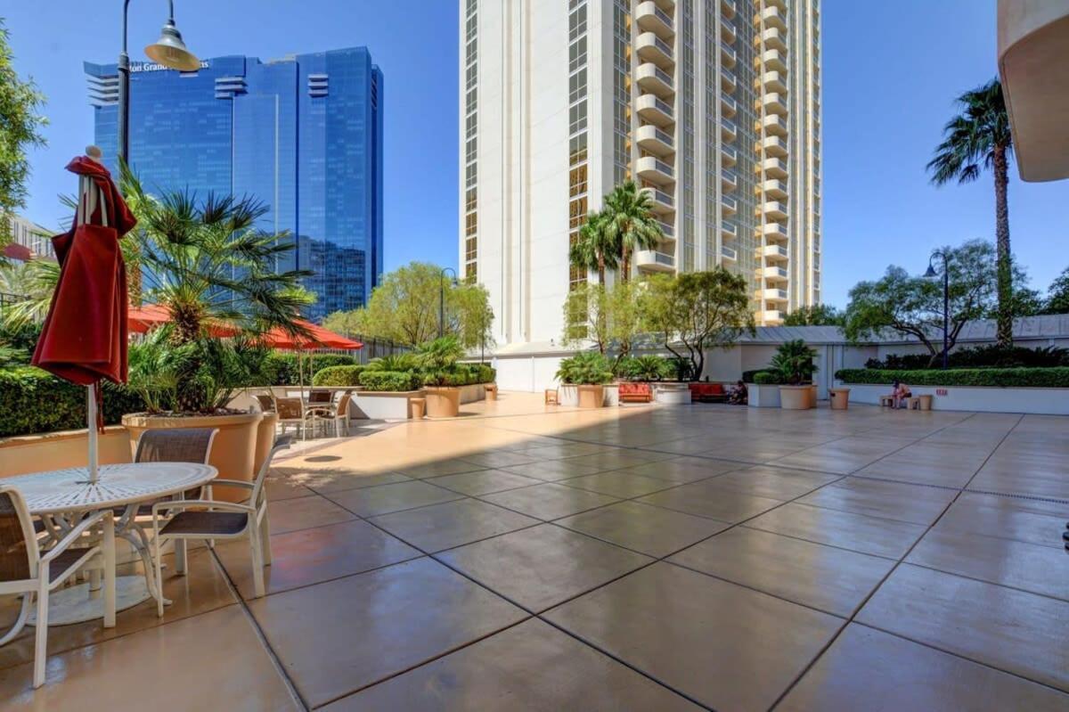Mgm Signature-18-703 Strip View Jacuzzi Studio Las Vegas Eksteriør billede